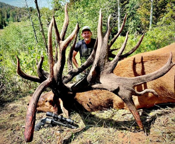 record-rocky-mountain-bull-elk-689-inches.jpg