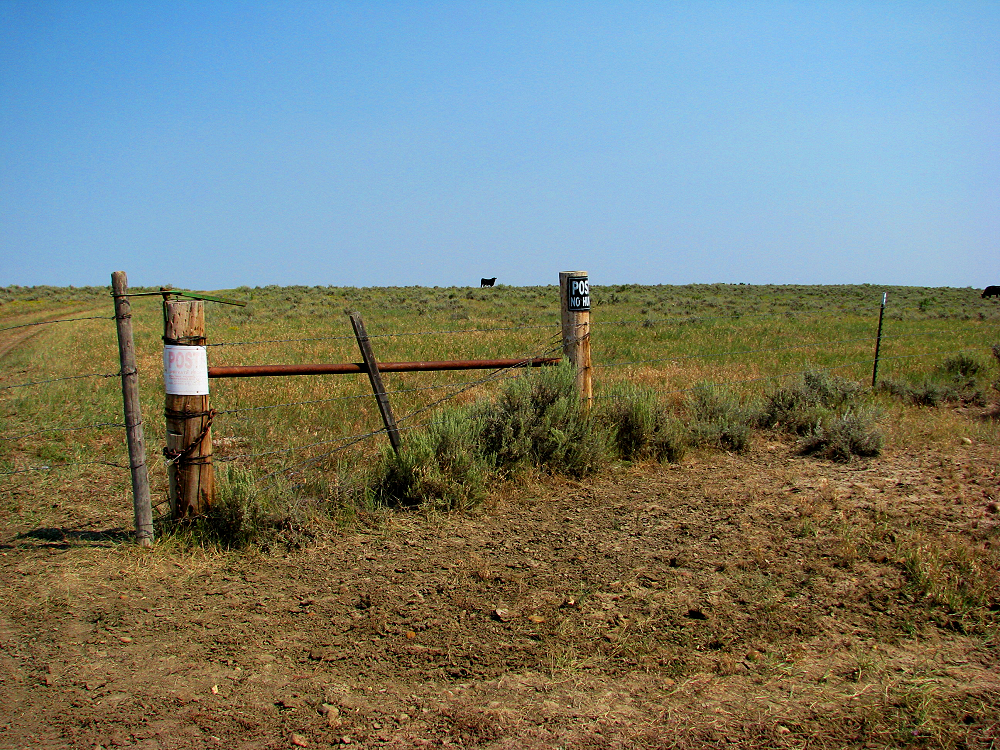 Mabee%20Rd%20fence%20lock.png