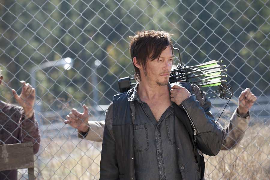 84288-Daryl-Dixon-badass-crossbow-me-sHIy.jpeg