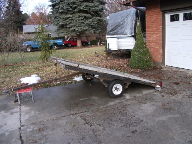 SnowmobileTrailer002.jpg